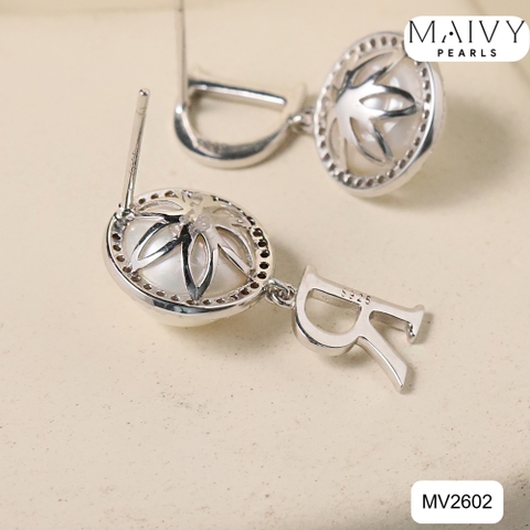 MV2602 - Bông tai ngọc trai trắng size 8mm đối xứng mix chữ DR