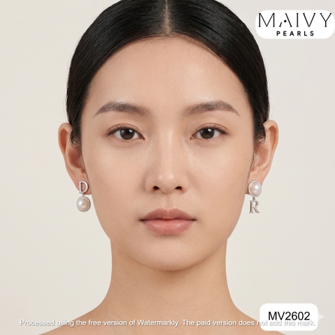 MV2602 - Bông tai ngọc trai trắng size 8mm đối xứng mix chữ DR