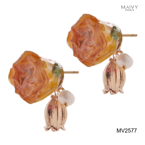 MV2577 - Bông tai hoa hồng phủ keo mix charm hoa linh lan 2 màu hồng/vàng