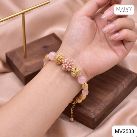 MV2533 - Lắc tay ngọc trai nhí màu hồng kết chùm mix đá hồng charm bạc 925 mạ vàng 18k