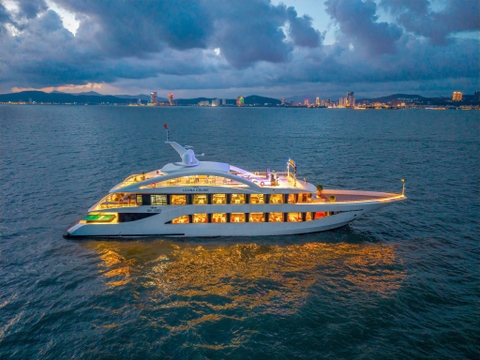 Thuê trọn du thuyền trong ngày Leona Cruise tổ chức sự kiện