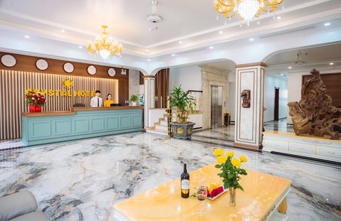 Crystal Holiday Hạ Long