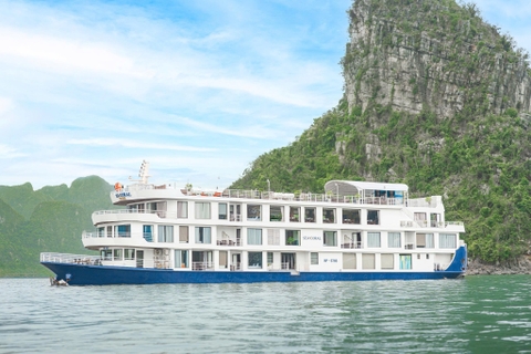 Du thuyền Sea Coral