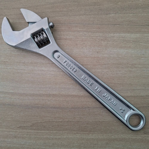Mỏ lết Lobster M200