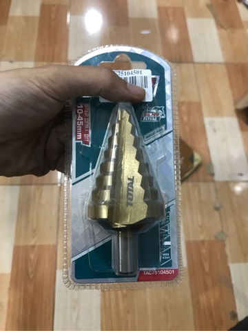 Mũi khoan bậc thang, mũi khoan tháp Total