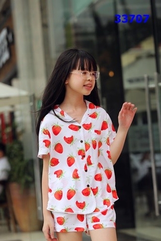 Bộ Pijama trắng quả dâu- size 11/12y