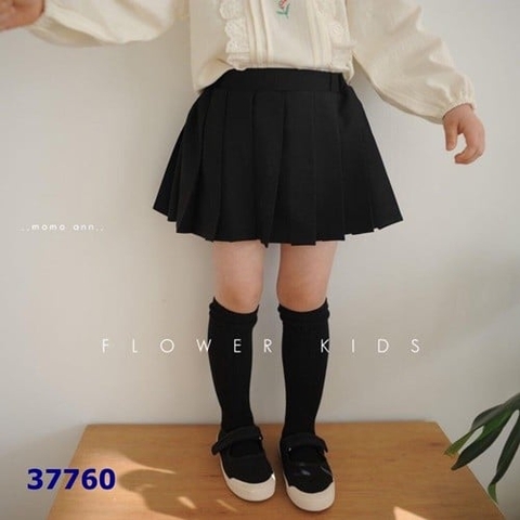 Chân váy xếp ly màu đen - size 2y