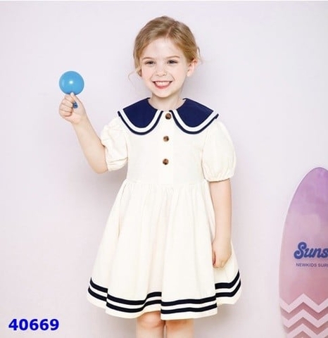 Đầm Jellispoon kem cổ tròn - size 140