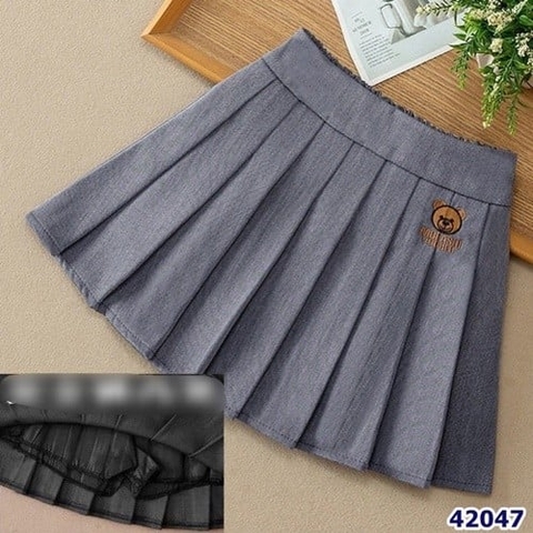Chân váy xếp li xám gấu - size 140