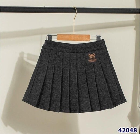 Chân váy xếp li xám đen gấu - size 140