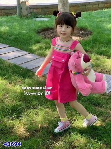 Set yếm hồng, áo sọc Hello - size 150