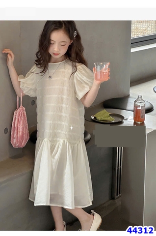 Đầm SaraMiu kem