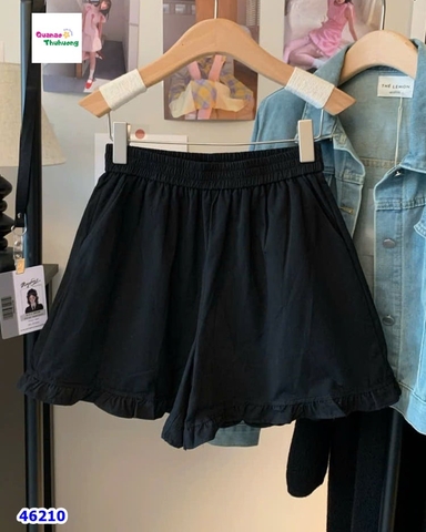 Quần short đen viền bèo nhún