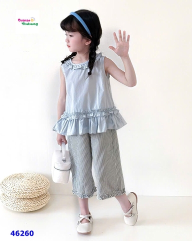 Set áo xanh, quần sọc xám