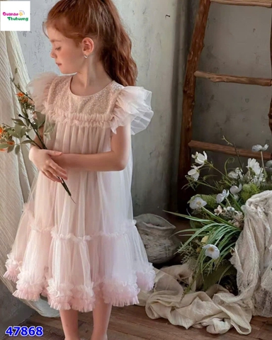 Đầm hồng tay cánh tiên đính cườm