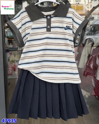 Set DDH áo polo sọc xanh, váy đen