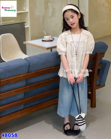 Set áo kem, quần Jean