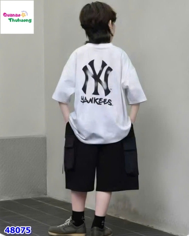 Bộ áo trắng NY, quần đen