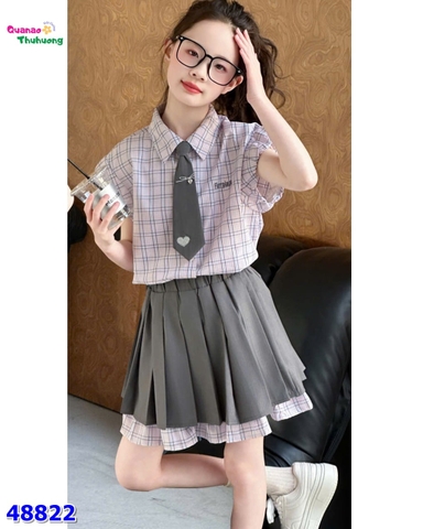 Set áo caro hồng, váy xếp ly