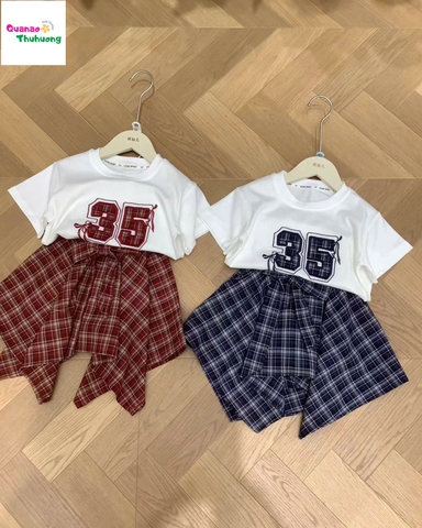 Set áo trắng in 35, váy caro xanh