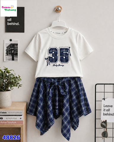 Set áo trắng in 35, váy caro xanh
