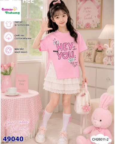 Set ChoHee áo hồng Hey You, chân váy tầng trắng