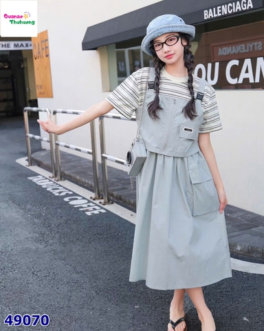 Set áo trắng sọc, yếm xám, chân váy