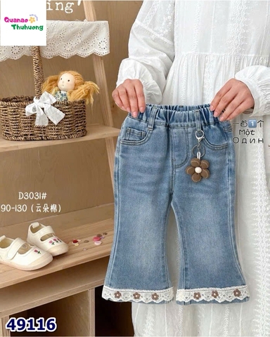 Quần jean xanh viền ren thêu hoa