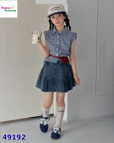 Set sát nách sọc caro xanh + váy jean