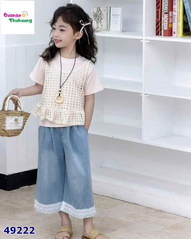 Set quần Jean dài, áo hồng yếm ren kem