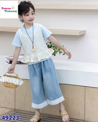 Set quần Jean dài, áo xanh yếm ren kem