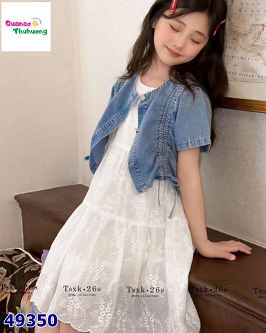 Set đầm trắng thêu hoa và áo khoác jean