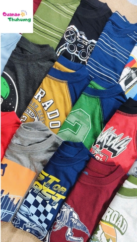 Áo thun đỏ xám football