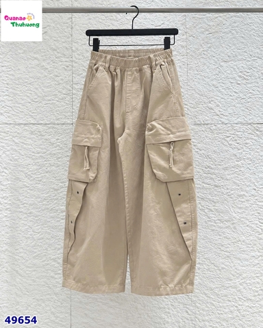 Quần kaki kem túi hộp