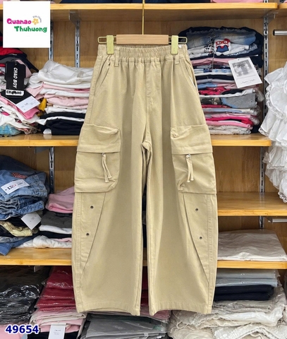 Quần kaki kem túi hộp