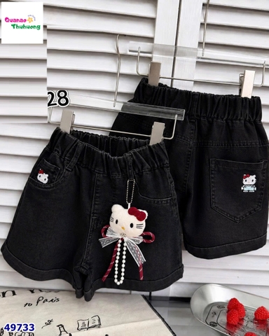 Quần short jean đen túi thêu kitty