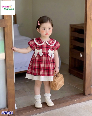 Đầm caro đỏ nơ trắng