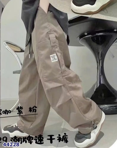 Quần túi hộp KuQiTe XiAo2hi nâu - size 120