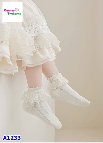 Vớ trắng viền ren