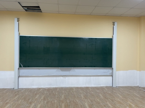 Lắp đặt bảng trượt dọc tại trường Đại Học Đà Nẵng - Đại Học Bách Khoa
