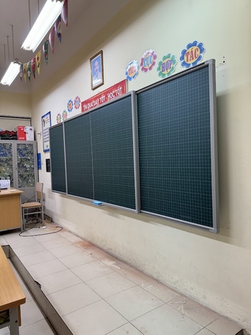 Lắp đặt bảng trượt ngang tại trường tiểu học Đại Từ - Đại Kim - Hoàng Mai