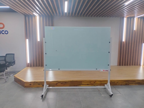 Bảng Kính Di Động Chân Thép Hợp Kim Sơn Tĩnh Điện Chứ A