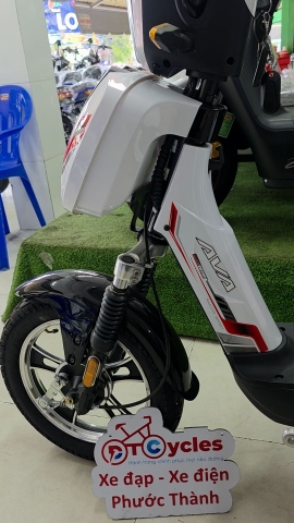 Cap A AVA LUXURY màu Trắng