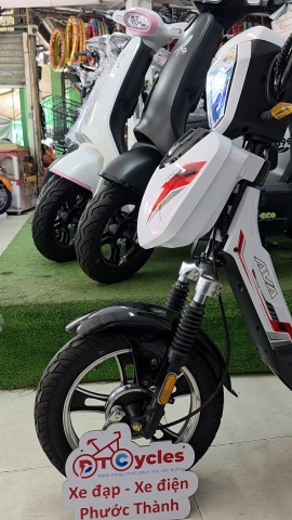 Cap A AVA LUXURY màu Trắng