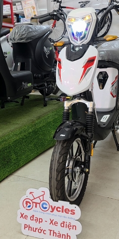 Cap A AVA LUXURY màu Trắng