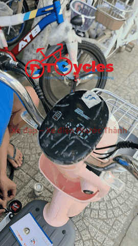 Xe điện Hitasa Q8 Bánh lùn màu Hồng