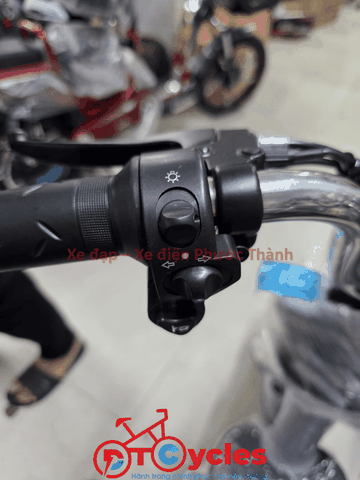 Xe điện Hitasa Q8 Bánh lùn màu Xám