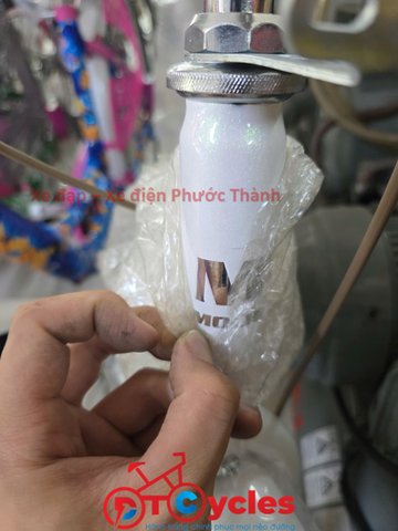 Xe đạp trẻ em nữ Mochi M99 Sườn đôi 22 màu Trắng