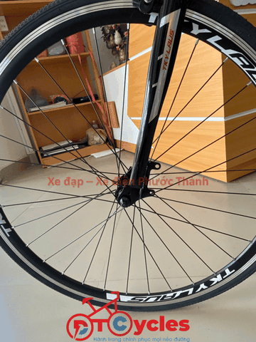 Xe đạp đua TKYLAUS Bánh 700c Hợp kim màu Đen-Đỏ