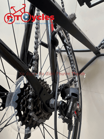 Xe đạp đua TKYLAUS Bánh 700c Hợp kim màu Đen-Đỏ